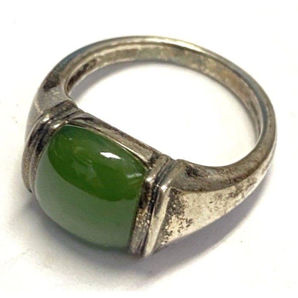 Vintage Sterling Silver And Jade Stone Ring Size 9